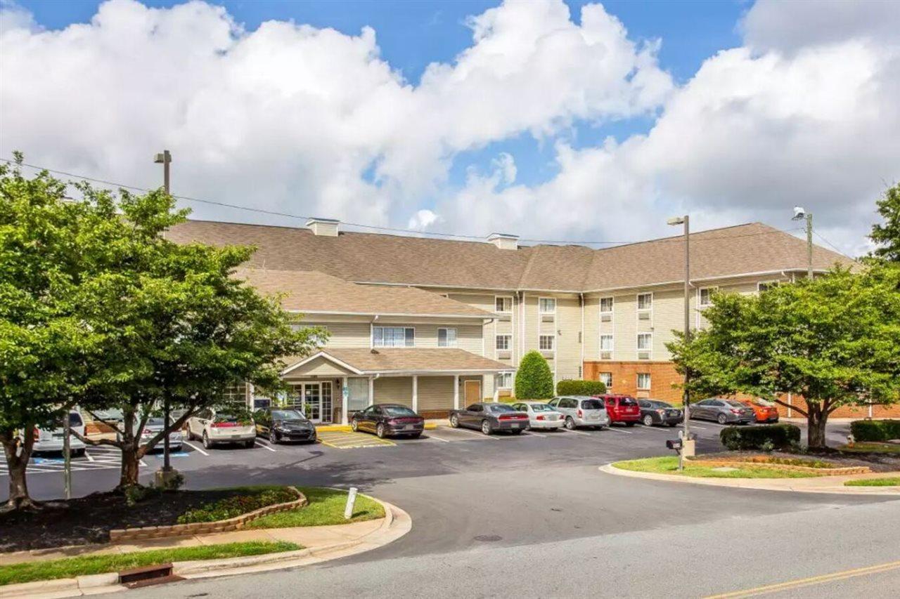 Suburban Studios Near University Of North Carolina-Charlotte Eksteriør billede